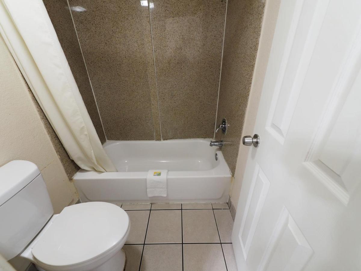 Budget Lodge Churchland Chesapeake Extérieur photo