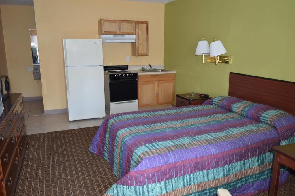 Budget Lodge Churchland Chesapeake Extérieur photo